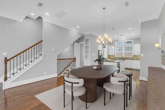 714 N Shepherd Drive, Houston, TX 77007