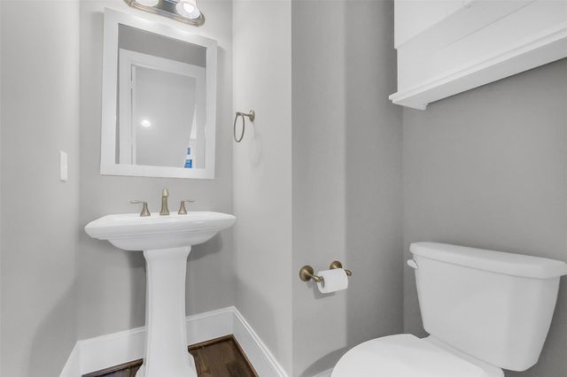 714 N Shepherd Drive, Houston, TX 77007