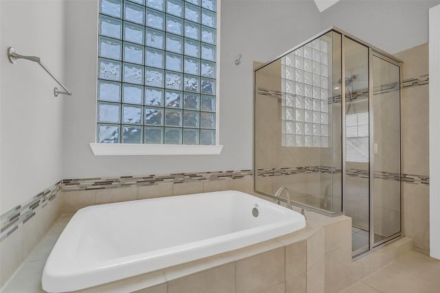 714 N Shepherd Drive, Houston, TX 77007
