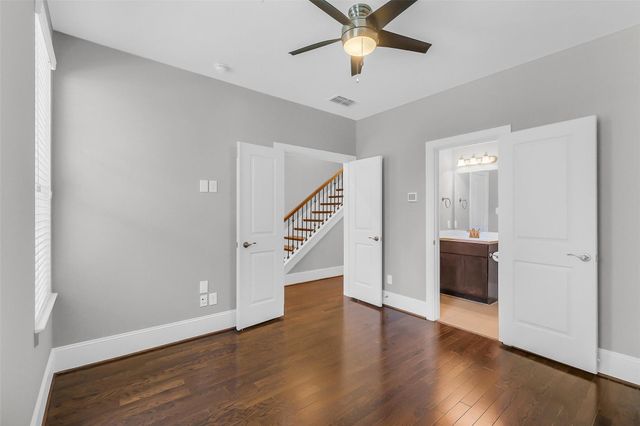 714 N Shepherd Drive, Houston, TX 77007