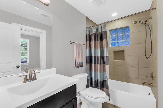 714 N Shepherd Drive, Houston, TX 77007
