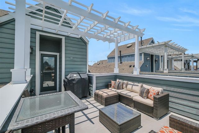 714 N Shepherd Drive, Houston, TX 77007