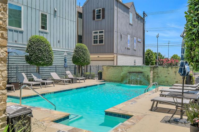 714 N Shepherd Drive, Houston, TX 77007