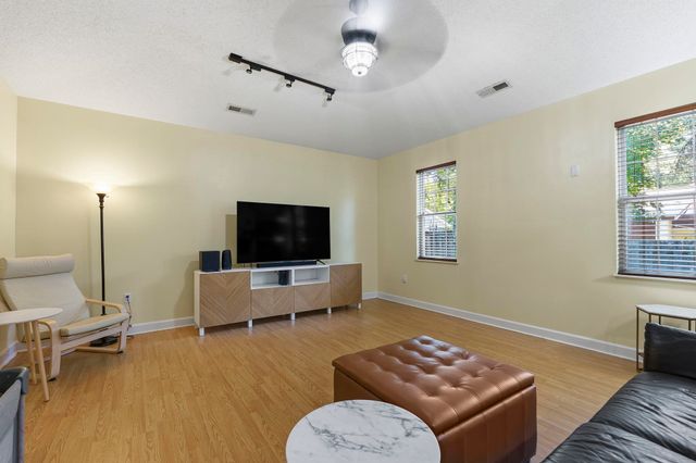 810 Brenda Pl., Myrtle Beach, SC 29577
