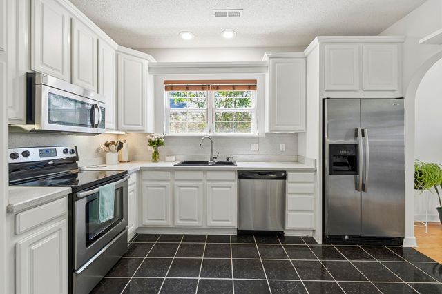 810 Brenda Pl., Myrtle Beach, SC 29577