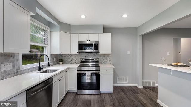 687 BRISTOL, Southampton, PA 18966