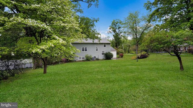687 BRISTOL, Southampton, PA 18966