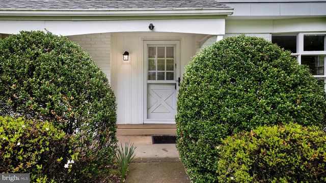 687 BRISTOL, Southampton, PA 18966