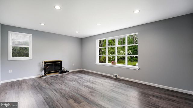 687 BRISTOL, Southampton, PA 18966