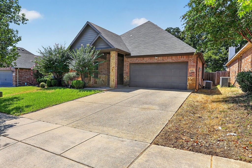 632 Atascosa Avenue, Fort Worth, TX 76120 — exterior