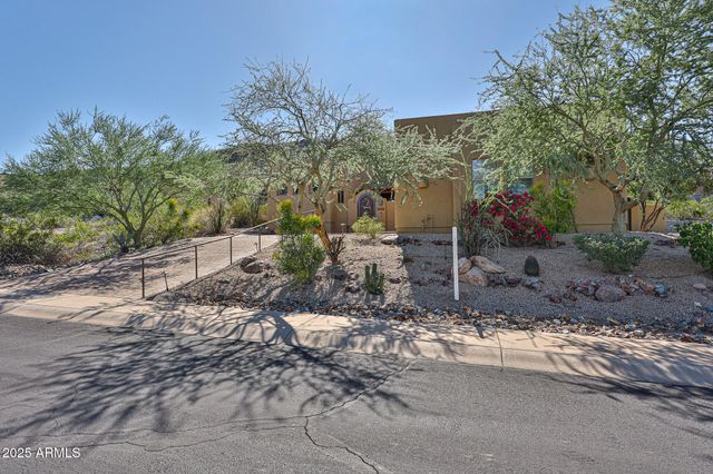 18329 W SANTA ALBERTA Lane, Goodyear, AZ 85338