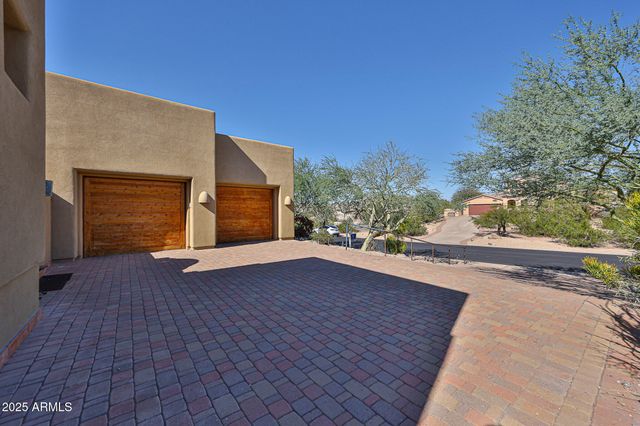18329 W SANTA ALBERTA Lane, Goodyear, AZ 85338