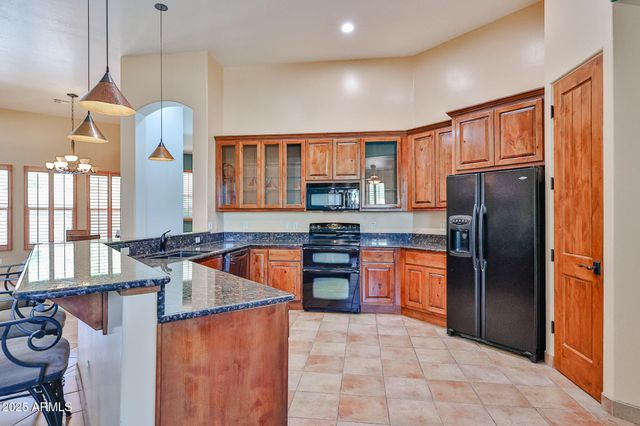 18329 W SANTA ALBERTA Lane, Goodyear, AZ 85338