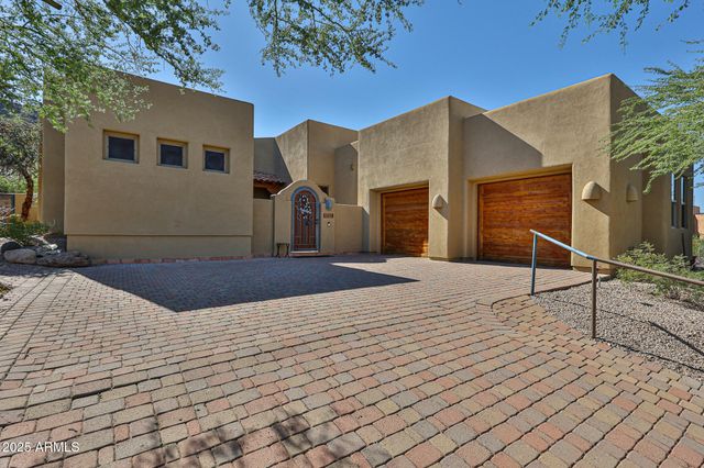 18329 W SANTA ALBERTA Lane, Goodyear, AZ 85338