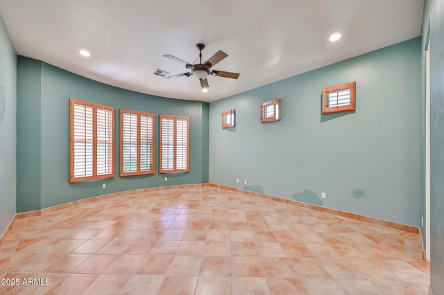 18329 W SANTA ALBERTA Lane, Goodyear, AZ 85338