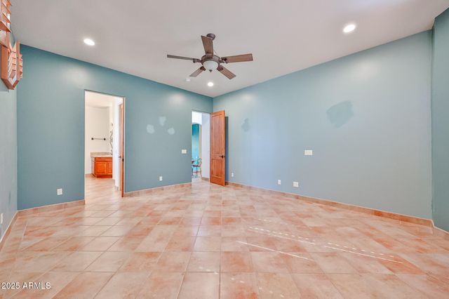 18329 W SANTA ALBERTA Lane, Goodyear, AZ 85338