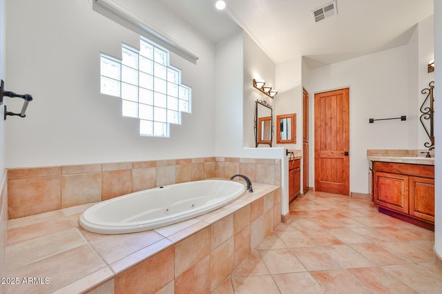 18329 W SANTA ALBERTA Lane, Goodyear, AZ 85338