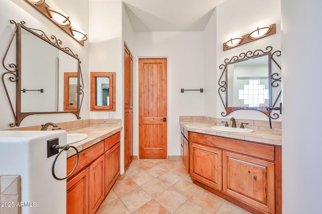 18329 W SANTA ALBERTA Lane, Goodyear, AZ 85338