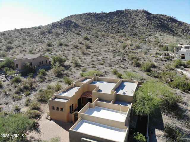 18329 W SANTA ALBERTA Lane, Goodyear, AZ 85338