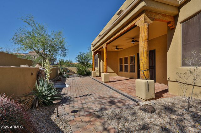 18329 W SANTA ALBERTA Lane, Goodyear, AZ 85338