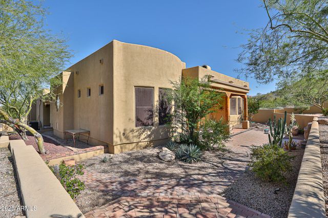 18329 W SANTA ALBERTA Lane, Goodyear, AZ 85338