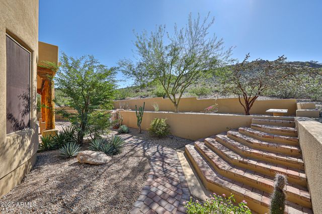 18329 W SANTA ALBERTA Lane, Goodyear, AZ 85338