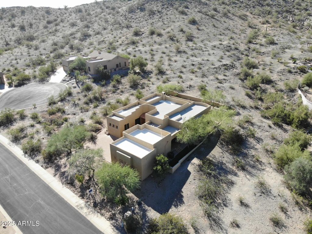 18329 W SANTA ALBERTA Lane, Goodyear, AZ 85338