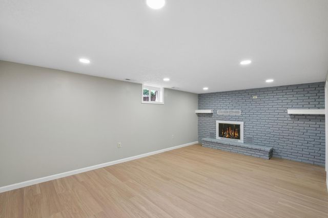 820 7th Avenue E, Shakopee, MN 55379