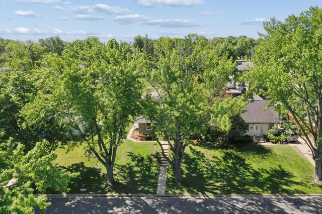 820 7th Avenue E, Shakopee, MN 55379