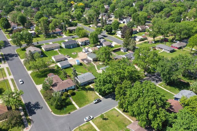 820 7th Avenue E, Shakopee, MN 55379