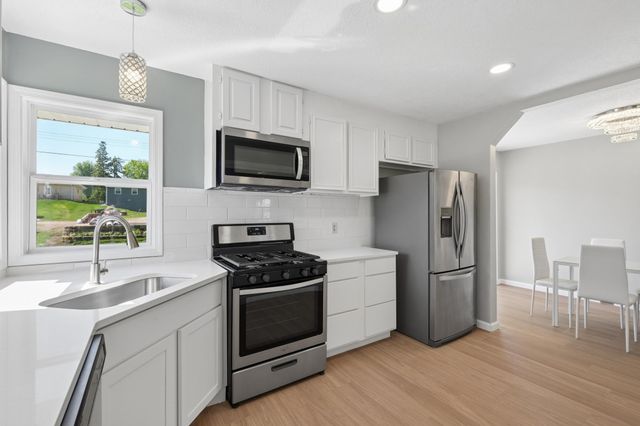 820 7th Avenue E, Shakopee, MN 55379