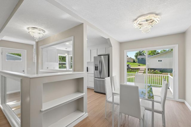 820 7th Avenue E, Shakopee, MN 55379