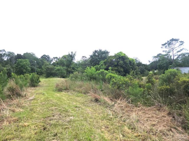 100 Cooper Rd, Cantonment, FL 32533