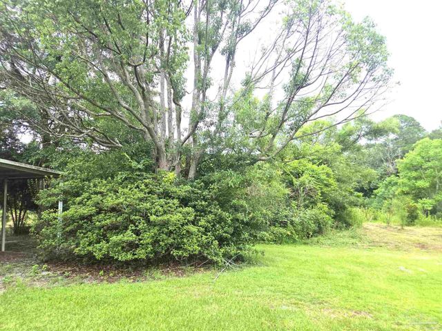 100 Cooper Rd, Cantonment, FL 32533