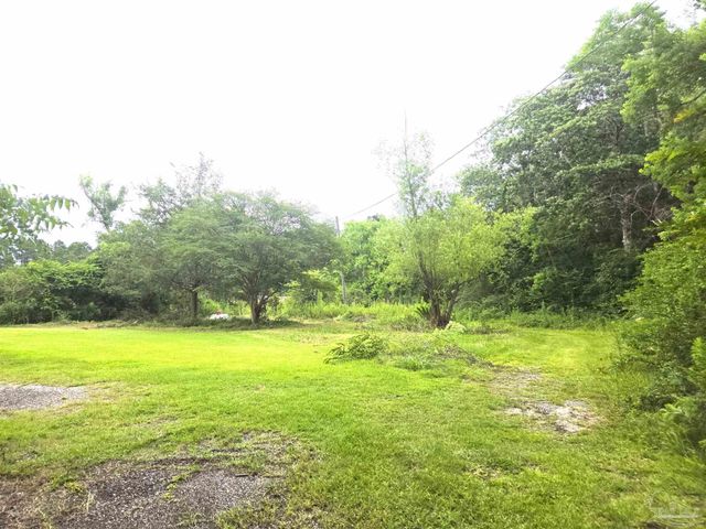 100 Cooper Rd, Cantonment, FL 32533