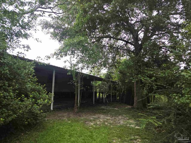 100 Cooper Rd, Cantonment, FL 32533