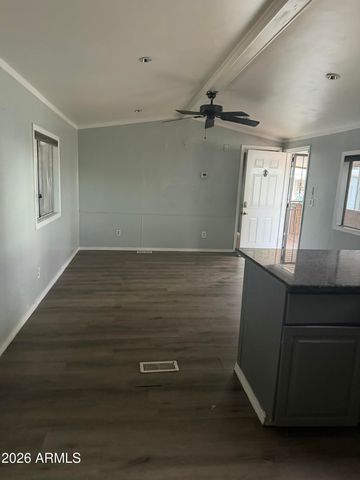 8601 N 71st Avenue 52, Peoria, AZ 85301