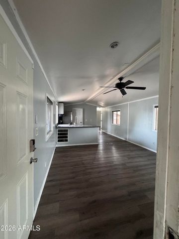 8601 N 71st Avenue 52, Peoria, AZ 85301