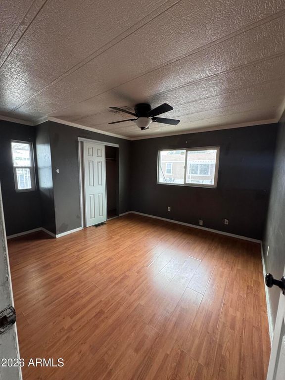 Image 12 of property listing at 8601 N 71st Avenue 52, Glendale, AZ 85301