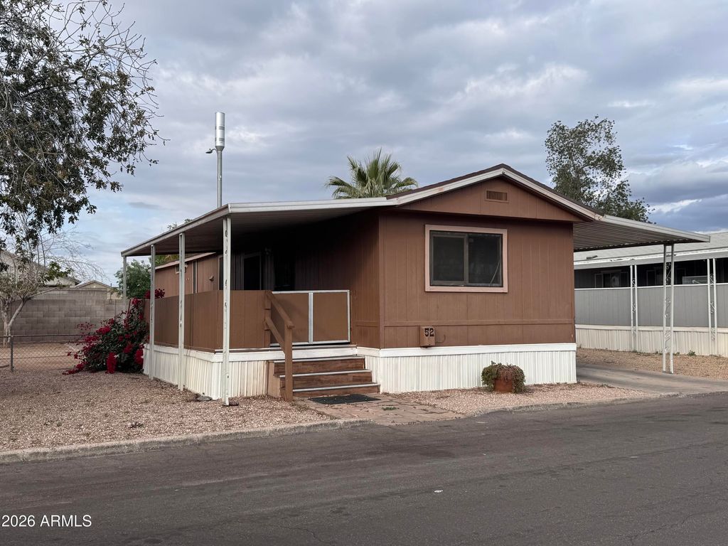 Image 2 of property listing at 8601 N 71st Avenue 52, Glendale, AZ 85301