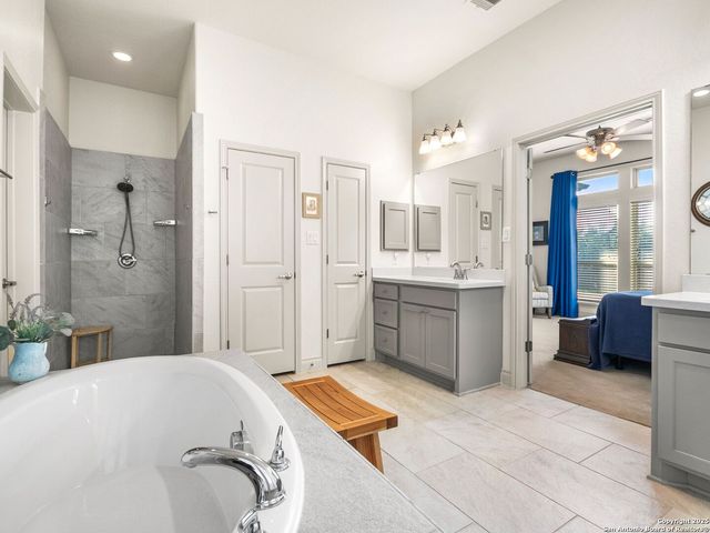 9700 Innes Pl, Boerne, TX 78006