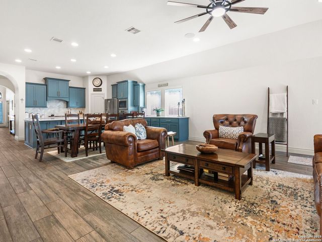 9700 Innes Pl, Boerne, TX 78006