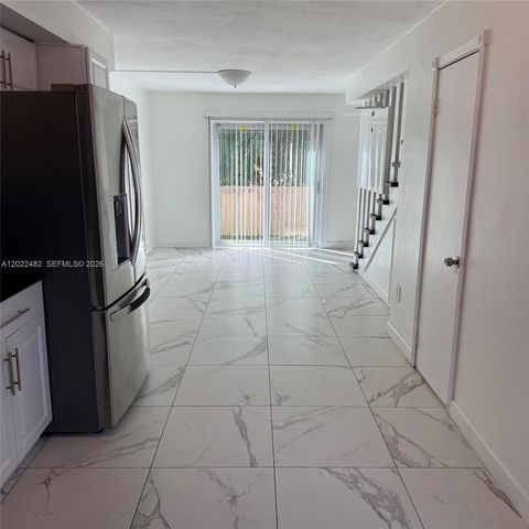 465 Swallow Dr 8, Miami Springs, FL 33166