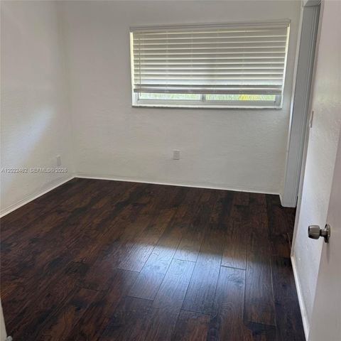 465 Swallow Dr 8, Miami Springs, FL 33166