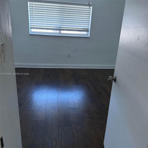 465 Swallow Dr 8, Miami Springs, FL 33166