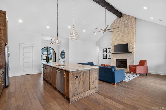 1609 Creekview, Sherwood, AR 72120