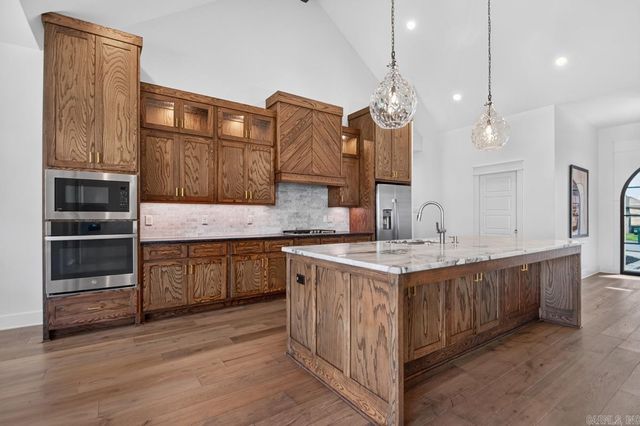 1609 Creekview, Sherwood, AR 72120
