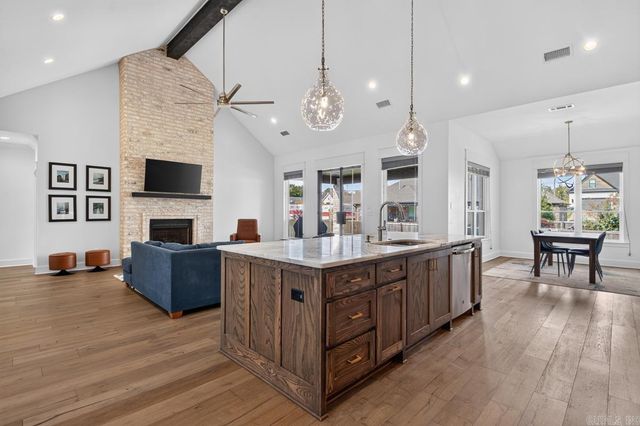 1609 Creekview, Sherwood, AR 72120