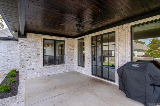 1609 Creekview, Sherwood, AR 72120