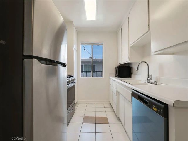 525 S Shelton Street South 205, Burbank, CA 91506